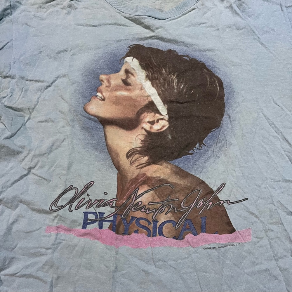 Vintage 1982 Olivia Newton John “Let’s Get Physical” T-Shirt US Tour Mens Small - Picture 2 of 12